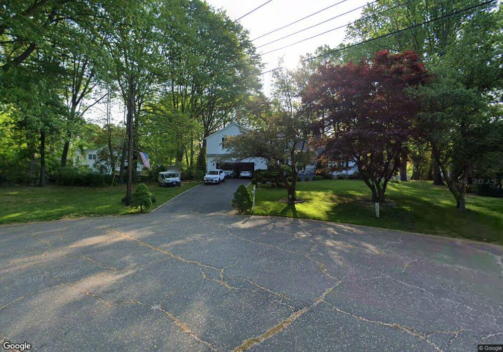 14 Raynor Place, Trumbull, CT 06611 - photo 1