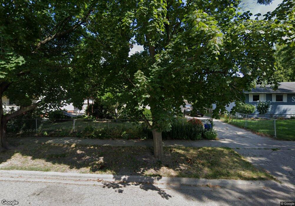 2233 Shawnee Rd, Waukegan, IL 60087 - photo 1