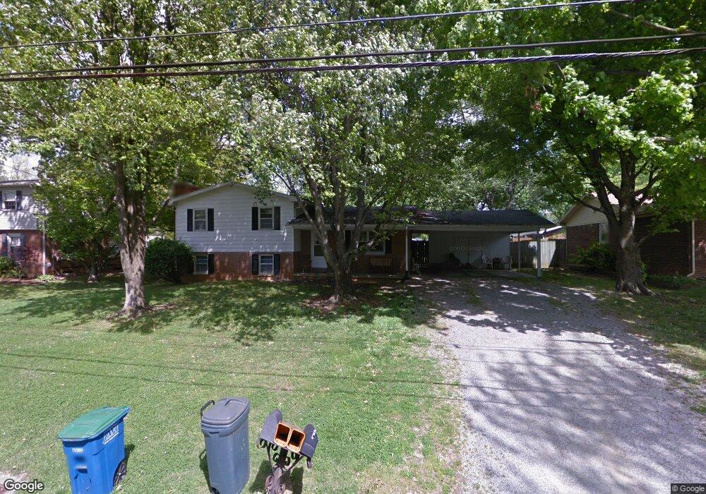 607 Hillcrest Dr, Newburgh, IN 47630 - photo 1