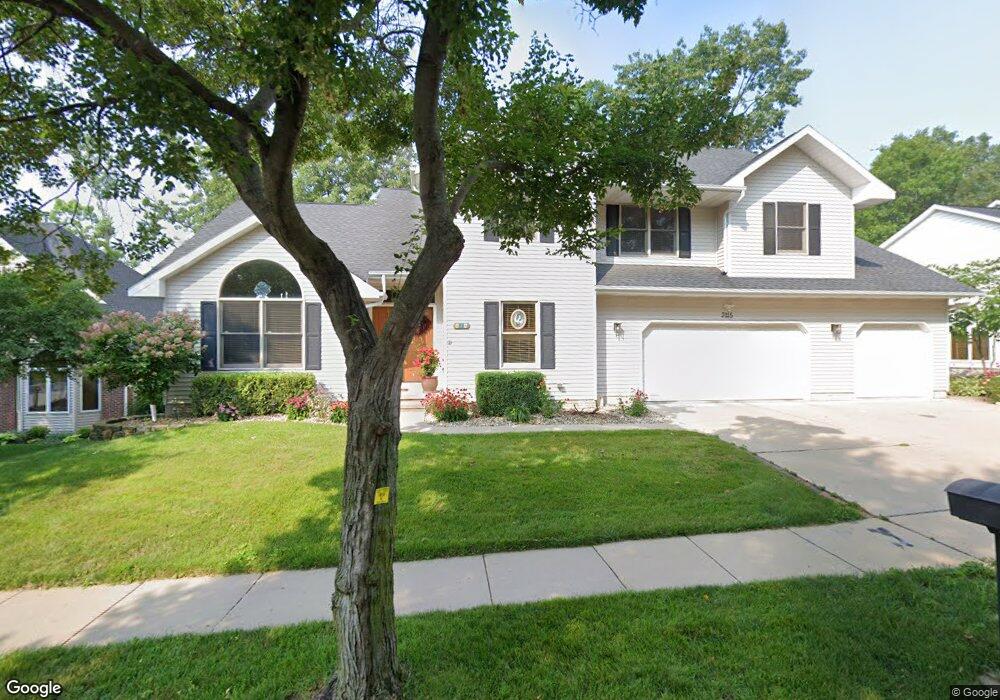 3215 Silverthorne Rd NE, Cedar Rapids, IA 52402 - photo 1