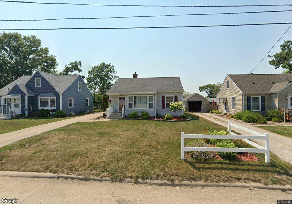 406 20th St NW, Cedar Rapids, IA 52405 - photo 1
