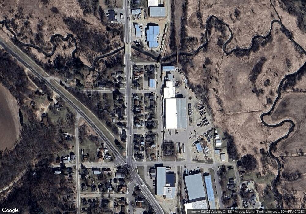 813 2nd Main St, Elroy, WI 53929 - photo 1