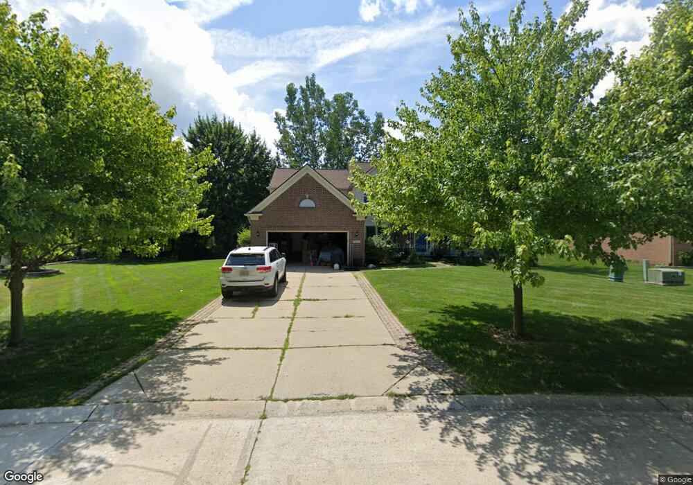 4985 Crabapple Ct, West Bloomfield, MI 48324 - photo 1