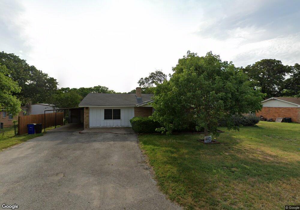 824 Vickie Dr, Azle, TX 76020 - photo 1