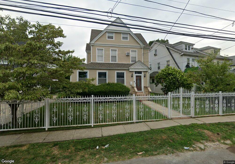 9004 196th St, Hollis, NY 11423 - photo 1