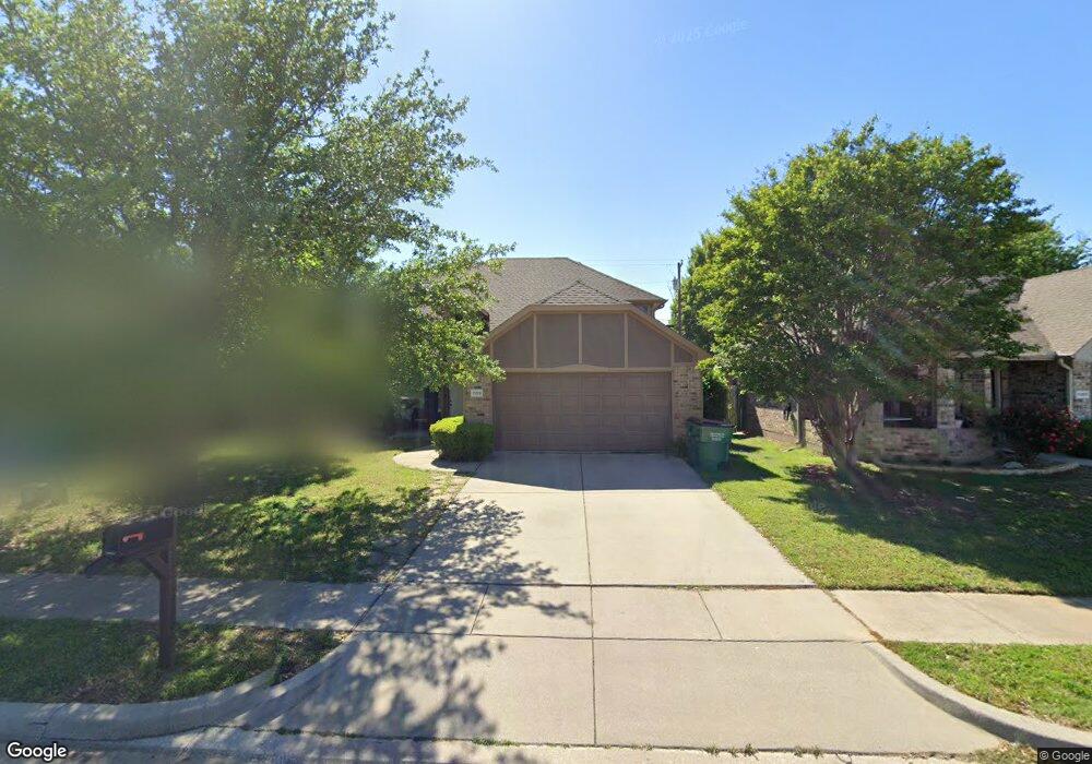 1109 Vintage Ave, Gainesville, TX 76240 - photo 1