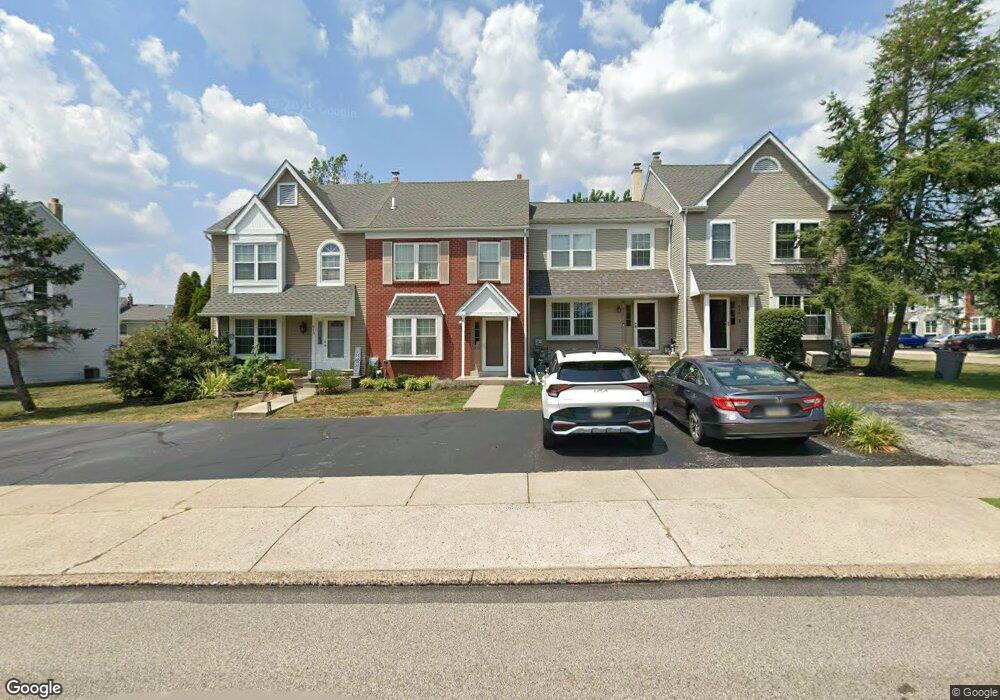 815 Treetop Ln, Norristown, PA 19403 - photo 1