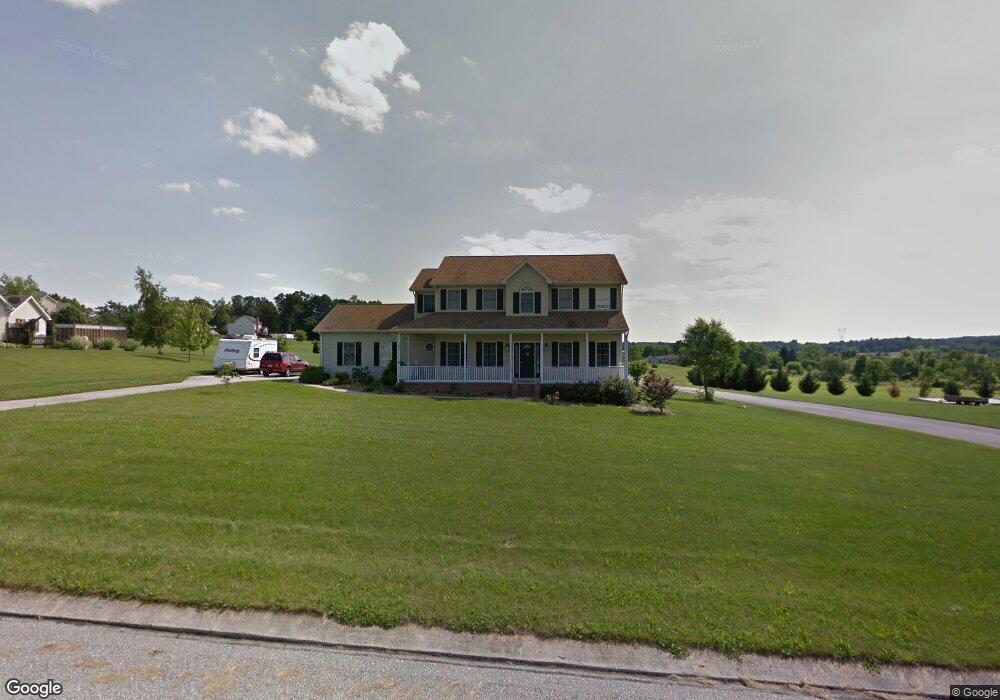 1155 Fox Run Terrace unit 18, Hanover, PA 17331 - photo 1