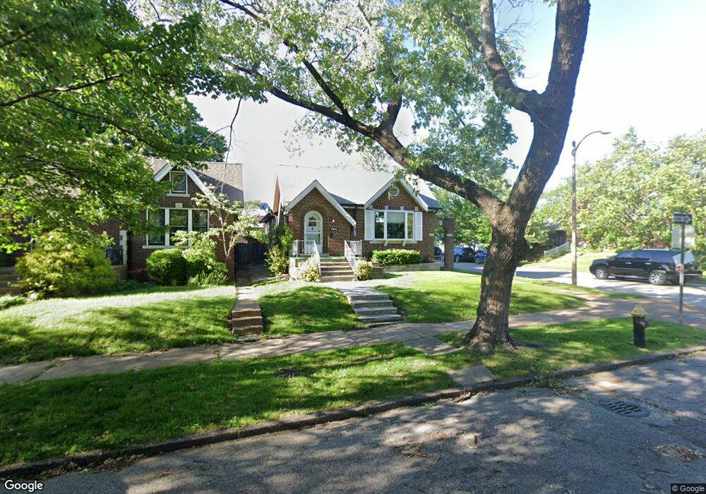 5201 Winona Ave, Saint Louis, MO 63109 - photo 1