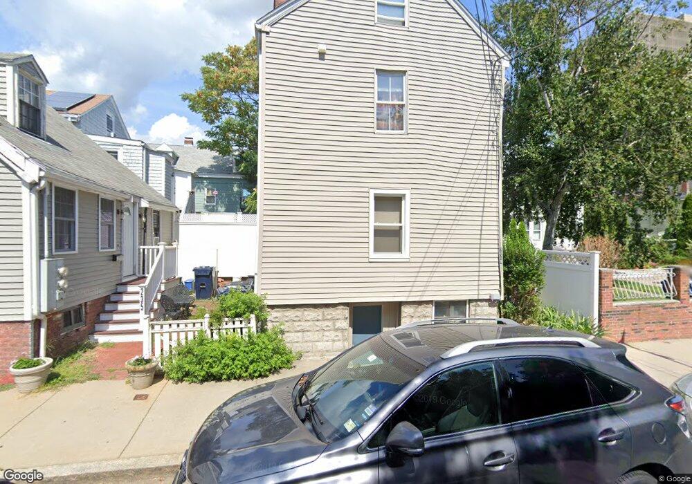 229 Hurley St unit 2, Cambridge, MA 02141 - photo 1