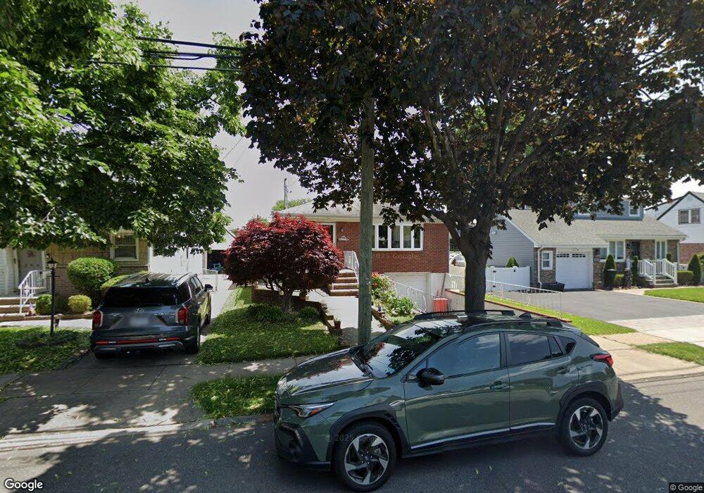 244 Wardwell Rd, Mineola, NY 11501 - photo 1