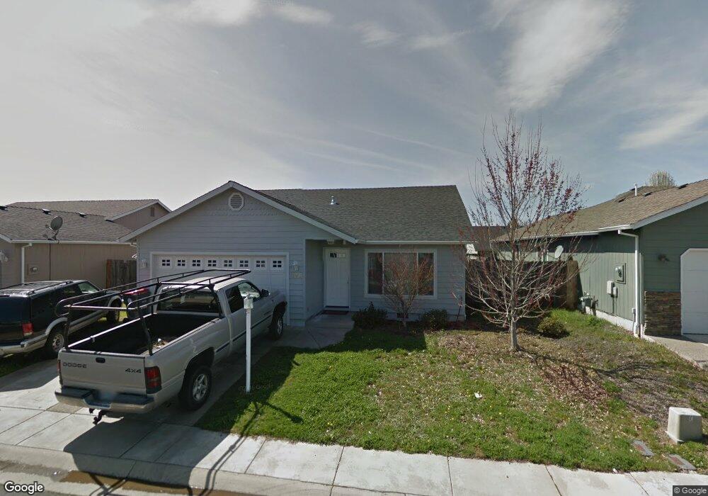 1246 Hawk Dr, Central Point, OR 97502 - photo 1