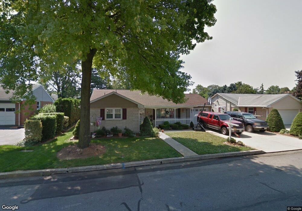 842 W Elm St, Palmyra, PA 17078 - photo 1