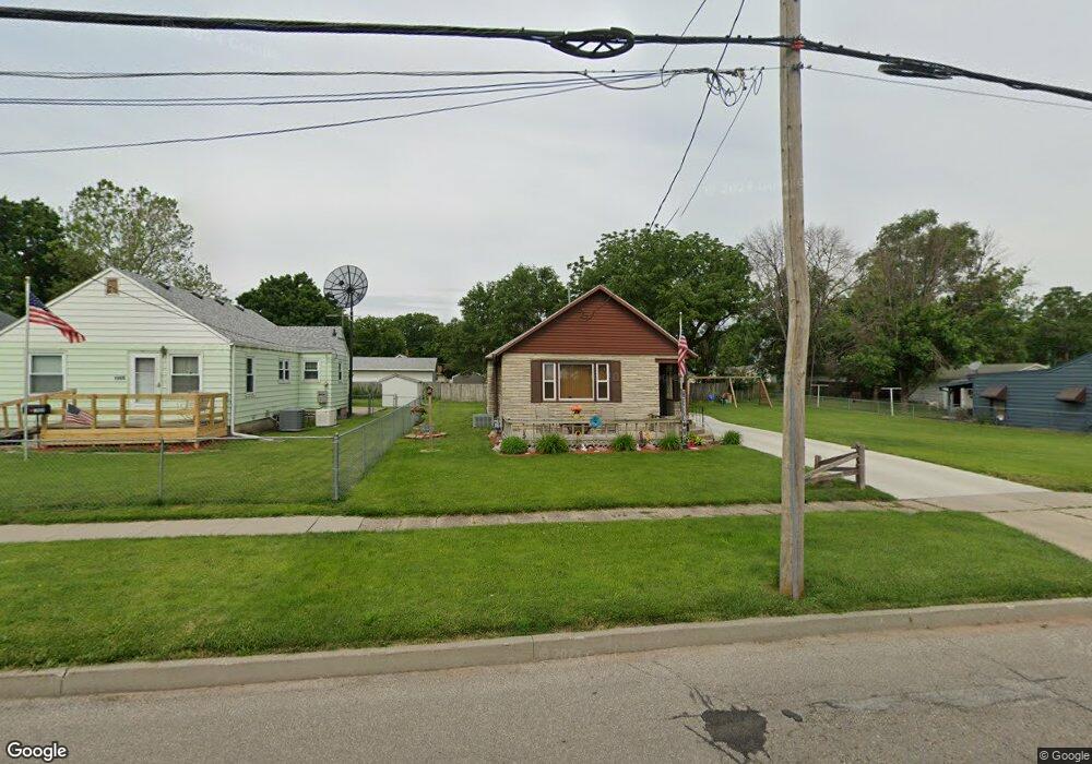 1910 E 24th St, Des Moines, IA 50317 - photo 1