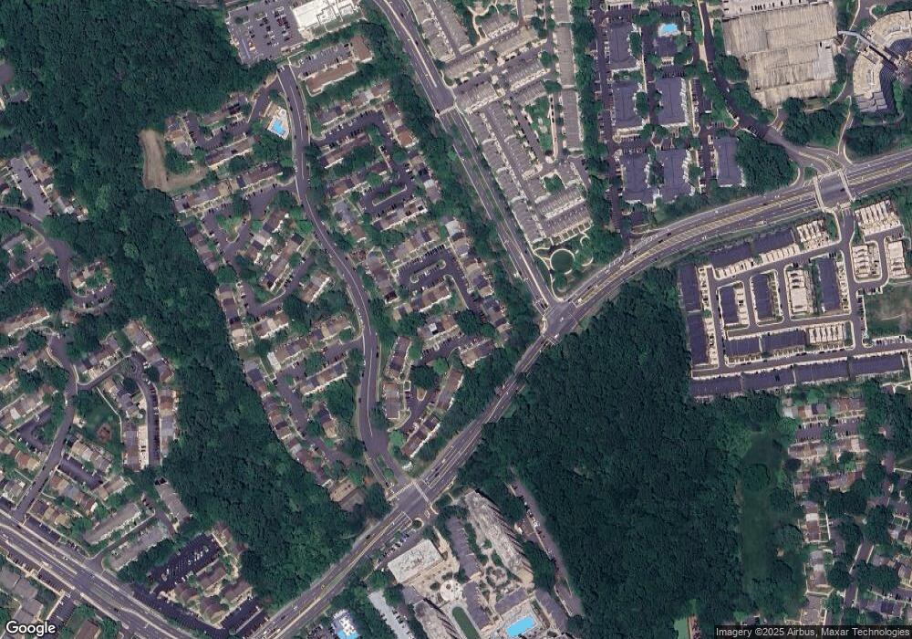 3064 White Birch Ct, Fairfax, VA 22031 - photo 1