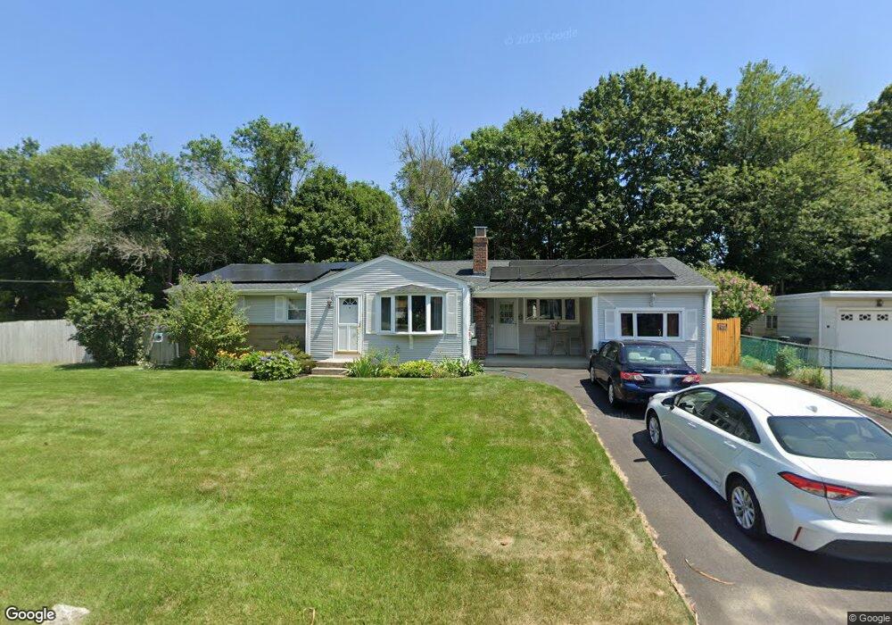 4 Ticonderoga Dr, Warwick, RI 02889 - photo 1