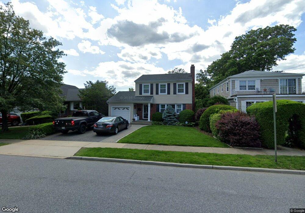 38 Spruce St, Garden City, NY 11530 - photo 1