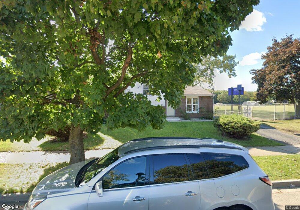 204 N Mcaree Rd, Waukegan, IL 60085 - photo 1