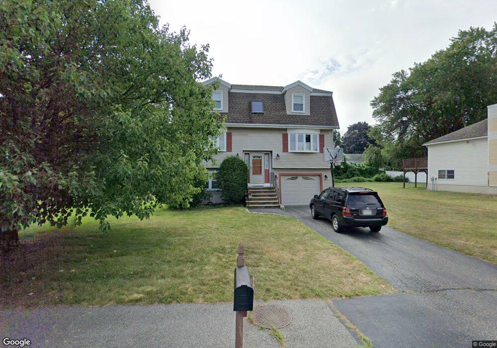 5 Litchfield Dr, Woburn, MA 01801 - photo 1