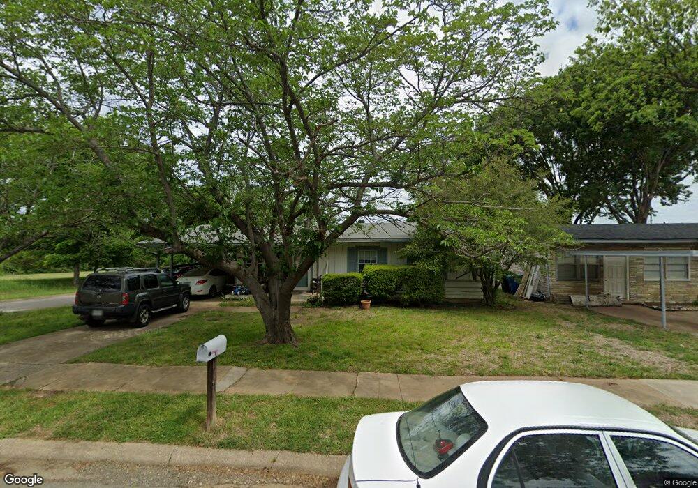 1829 Ridgewood Rd, Denison, TX 75020 - photo 1