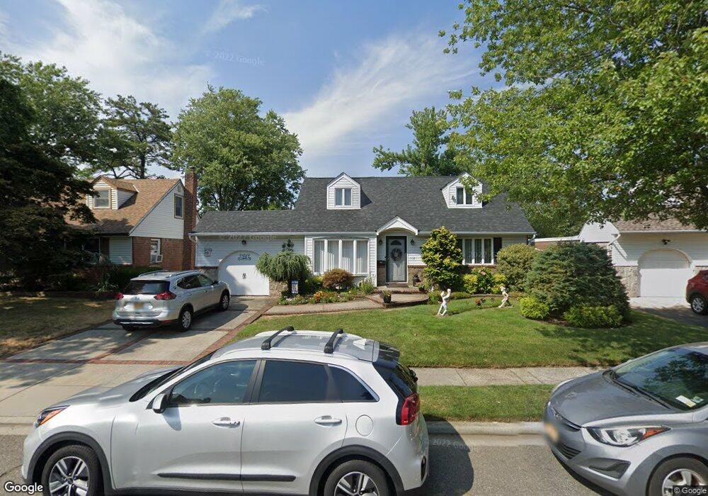 1112 Lorraine Dr, Franklin Square, NY 11010 - photo 1