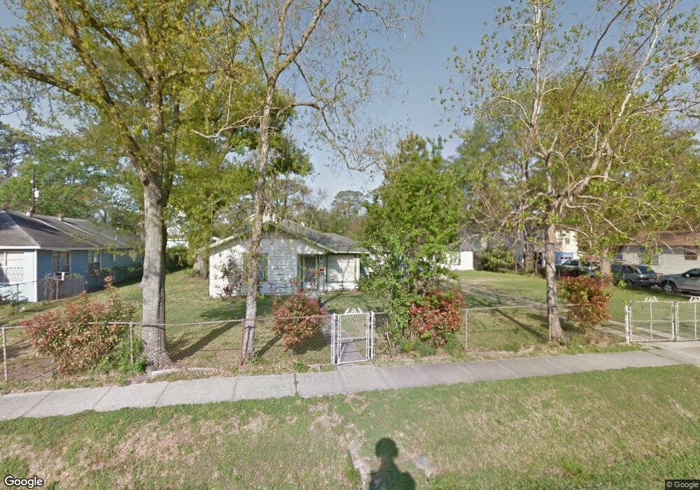 10217 Silvercrest St, Houston, TX 77076 - photo 1