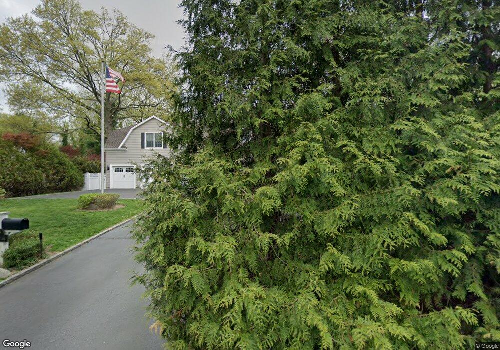 57 Hewlett Ln, Port Washington, NY 11050 - photo 1