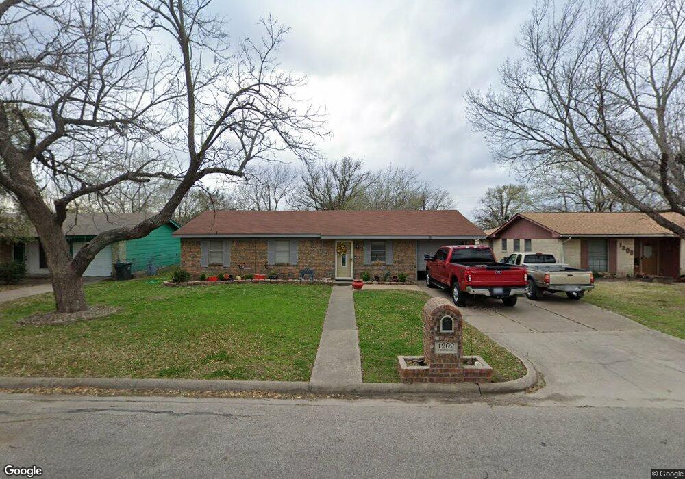 1202 S Benton St, Corsicana, TX 75110 - photo 1