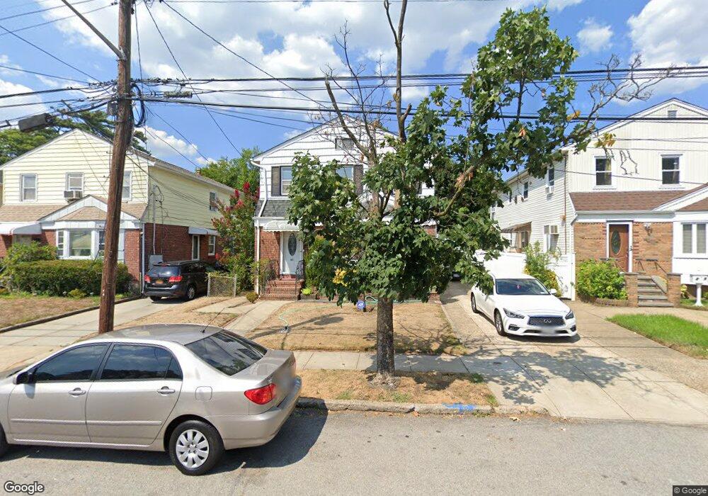 63 W Fenimore St unit 2, Valley Stream, NY 11580 - photo 1