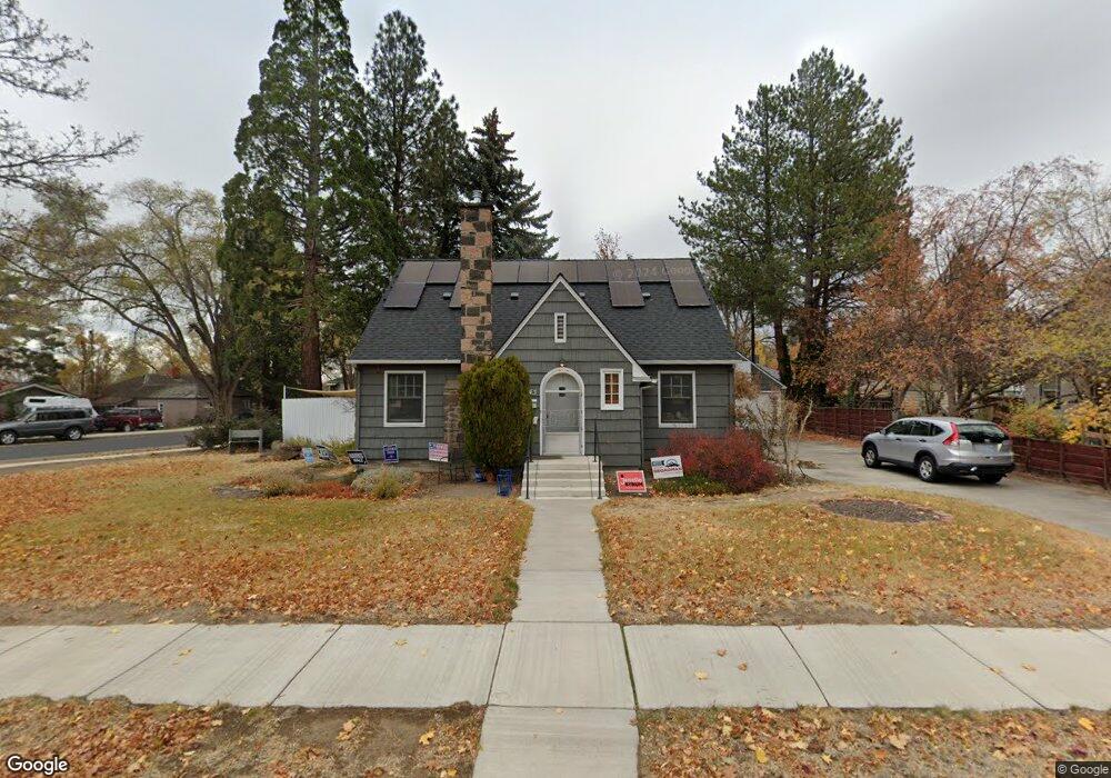 1345 SW Evergreen Ave, Redmond, OR 97756 - photo 1