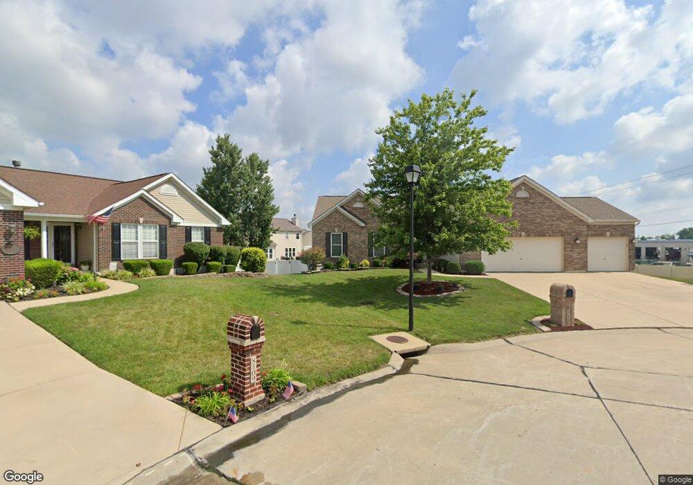 8111 Glen Arbor Dr, Lake Saint Louis, MO 63367 - photo 1