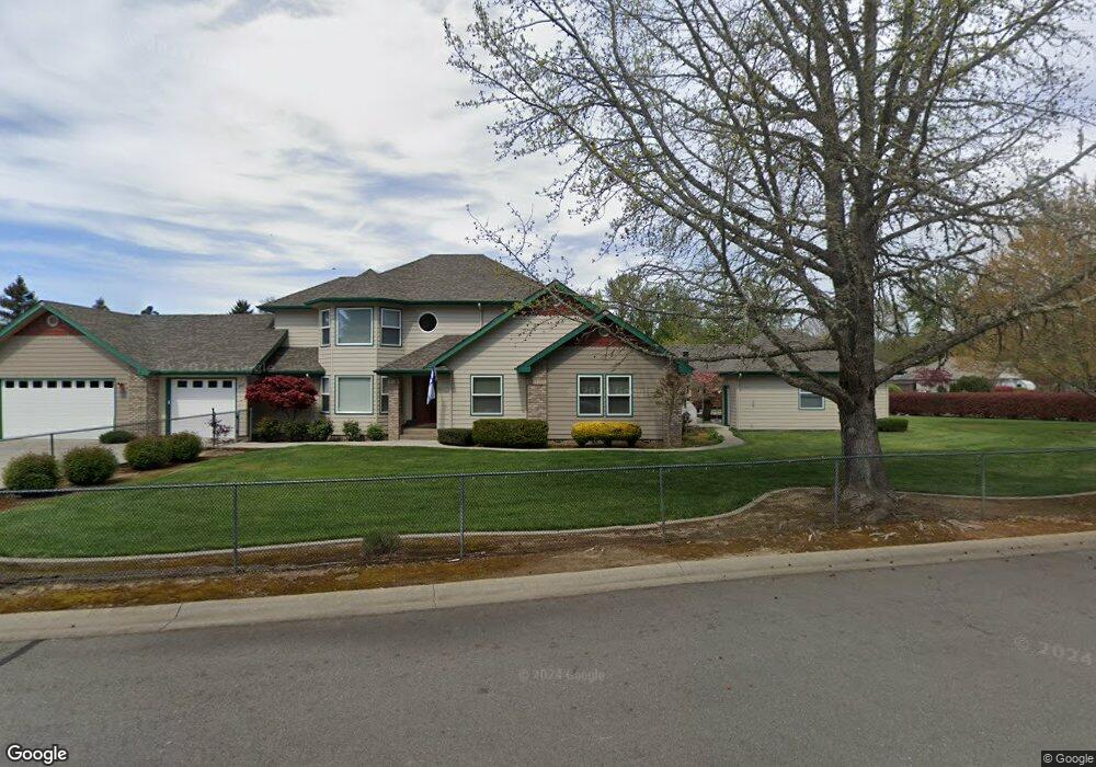 660 Solitude Ln, Grants Pass, OR 97527 - photo 1