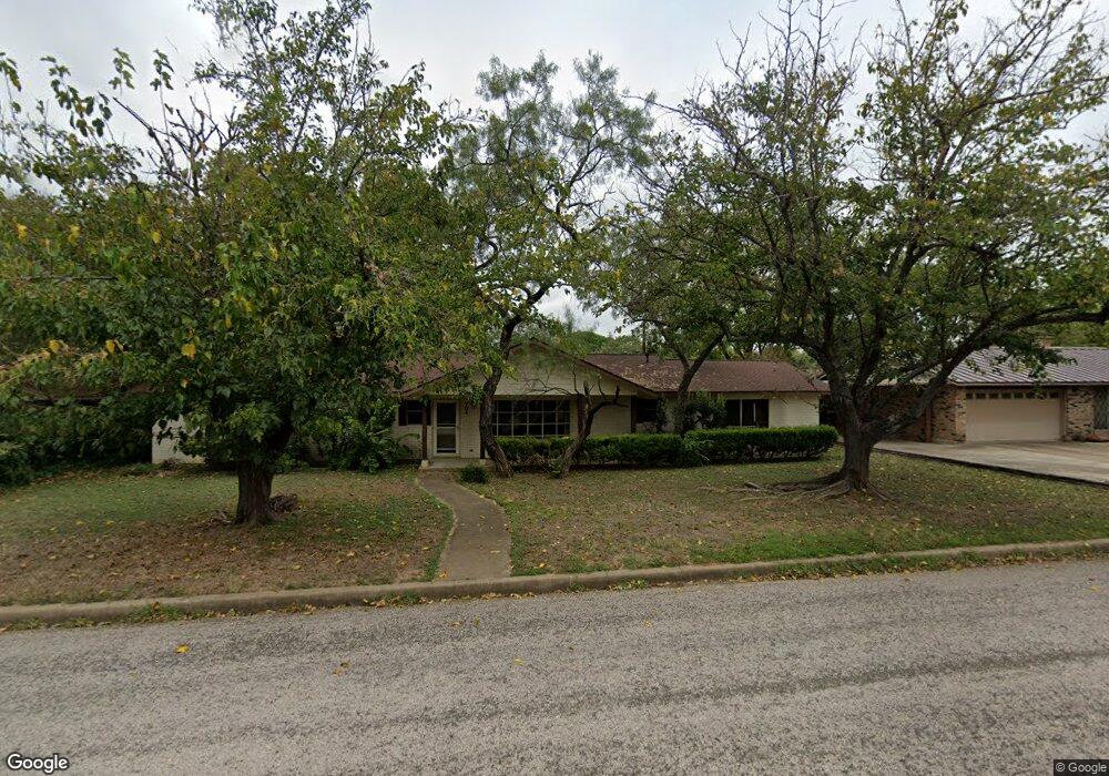 704 N Milam St, Fredericksburg, TX 78624 - photo 1