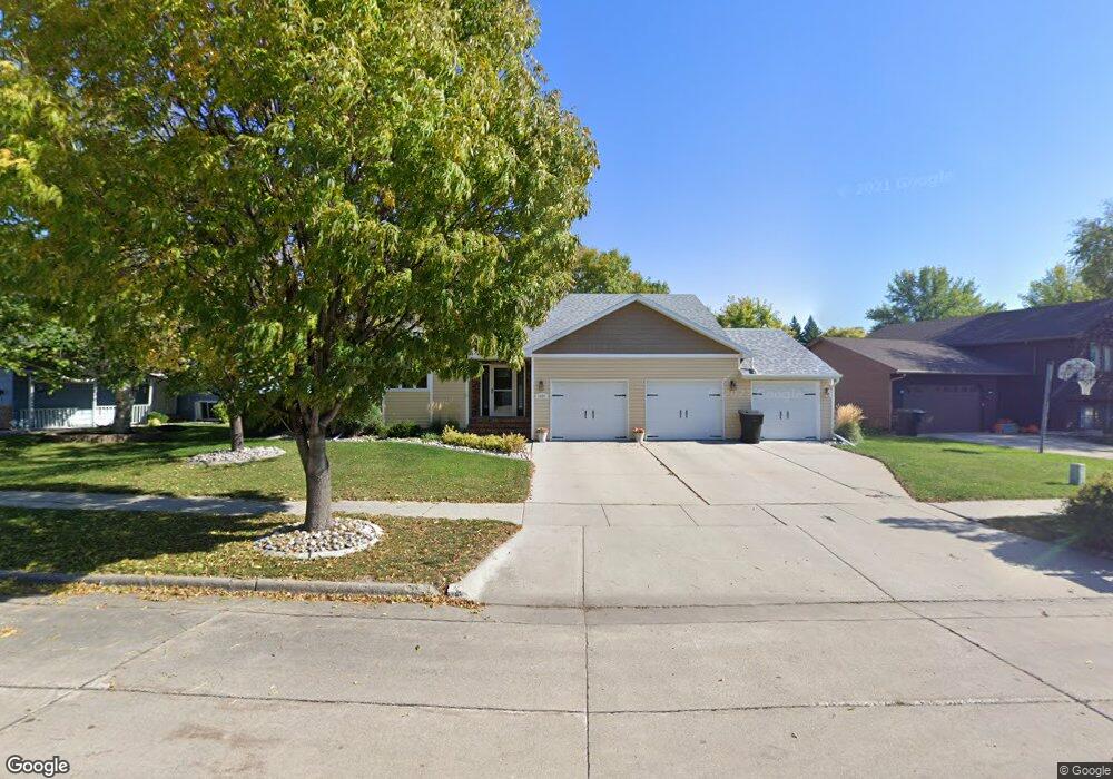1223 Autumn Ct, Grand Forks, ND 58201 - photo 1