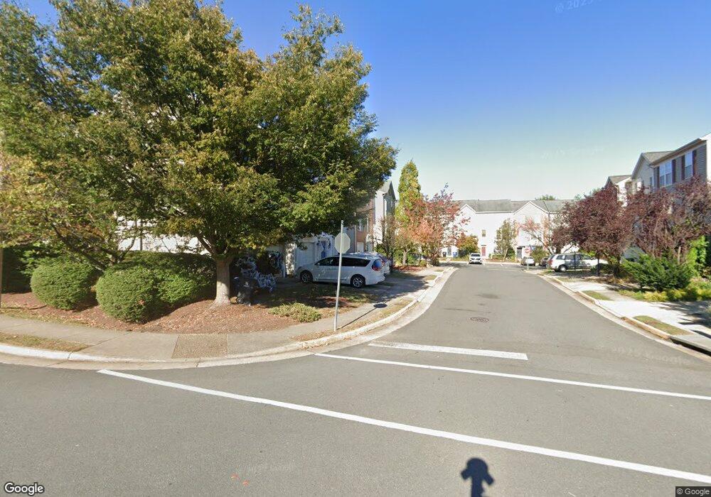 13590 Bathgate Dr, Herndon, VA 20171 - photo 1