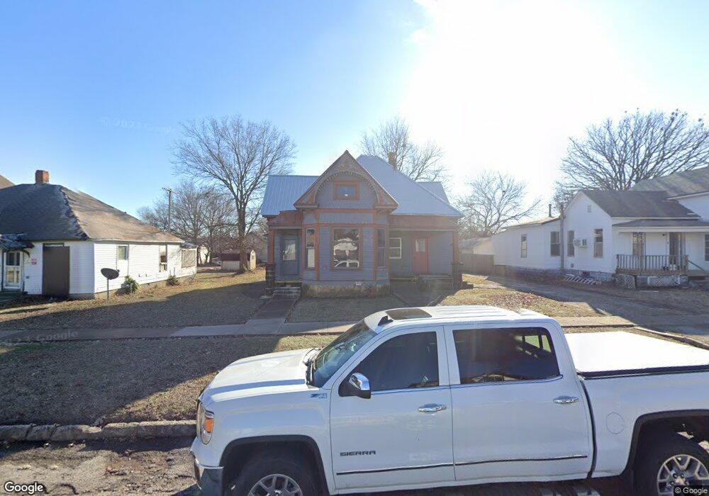 2212 Broadway Ave, Parsons, KS 67357 - photo 1