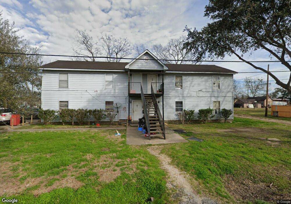1907 Avenue C, Rosenberg, TX 77471 - photo 1