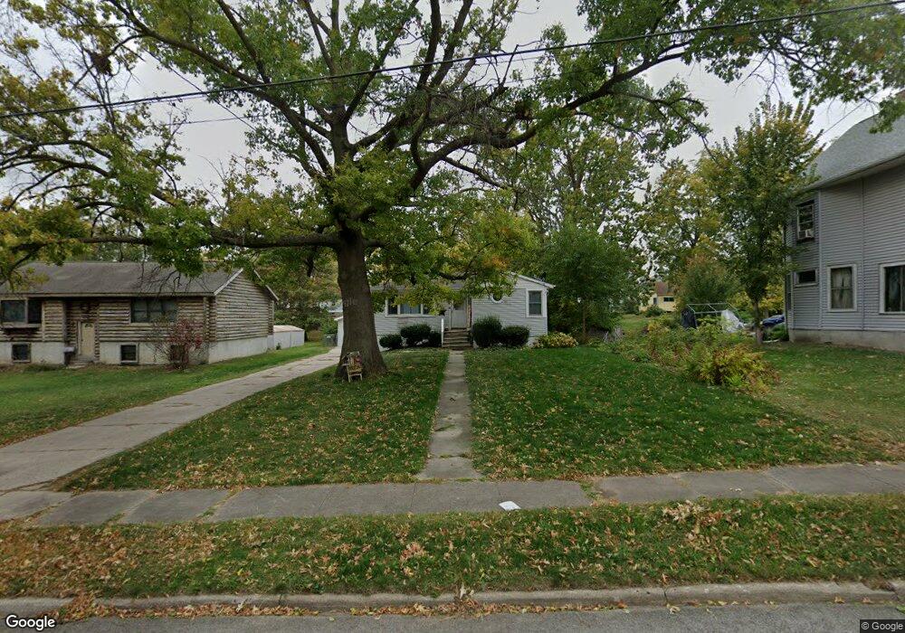 517 W 2nd St S, Newton, IA 50208 - photo 1