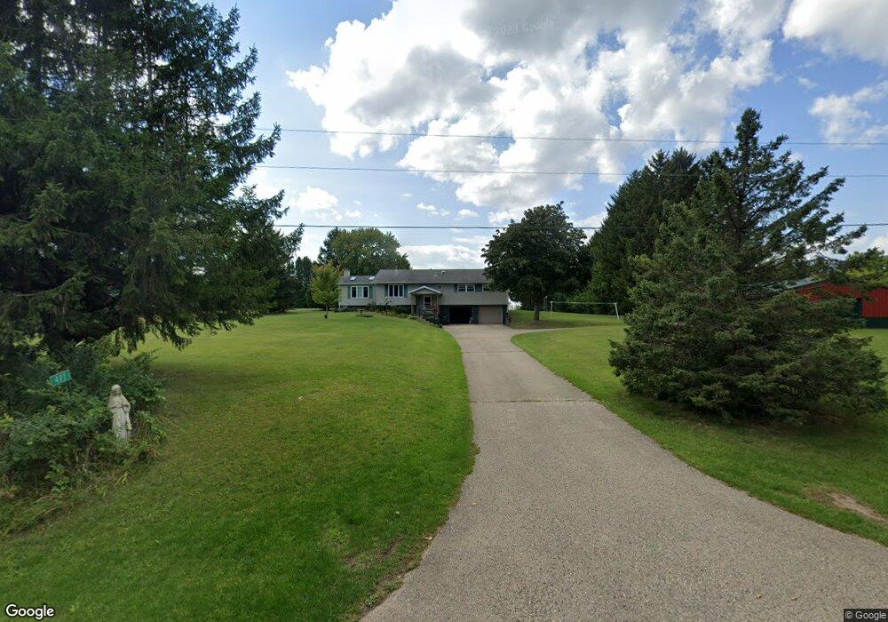 471 Hillcrest Ln, Brooklyn, WI 53521 - photo 1