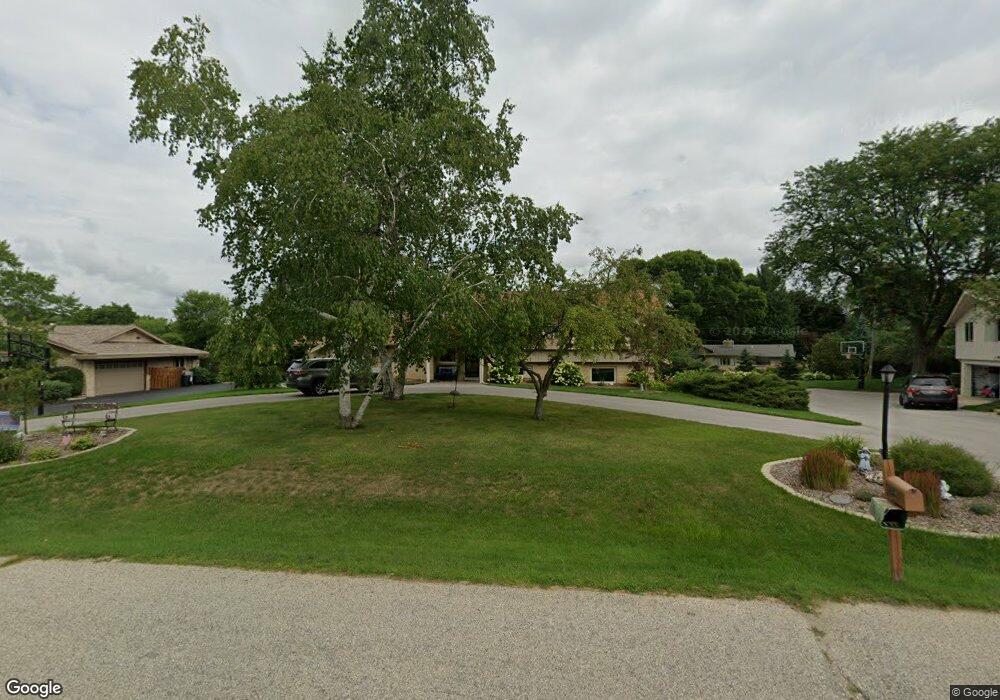 13450 Dunwoody Dr, Elm Grove, WI 53122 - photo 1