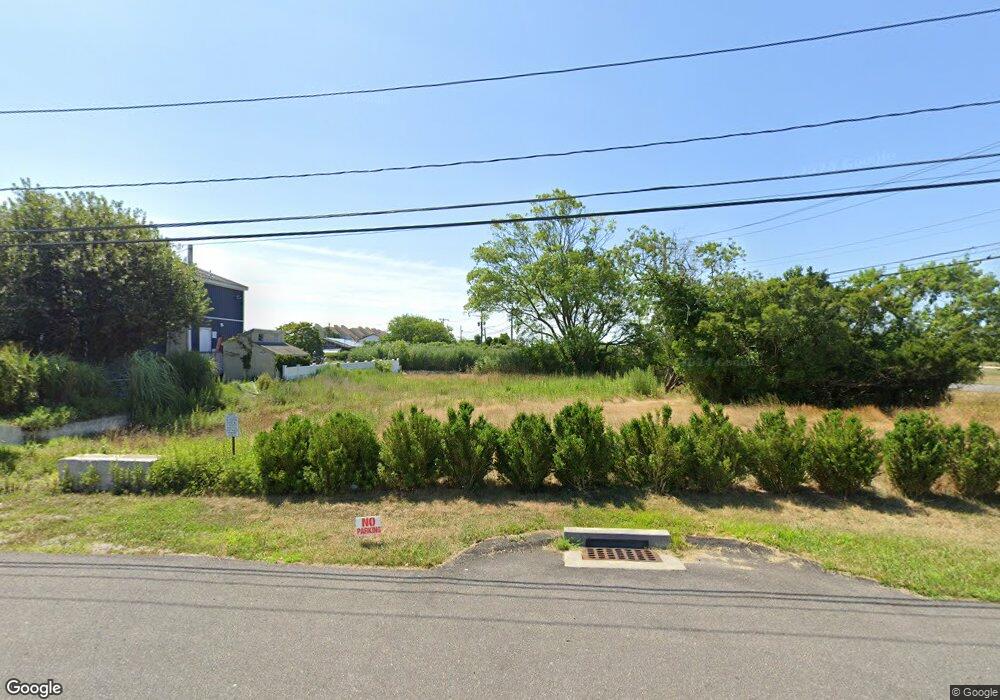 10 Roneck Ct, Shirley, NY 11967 - photo 1