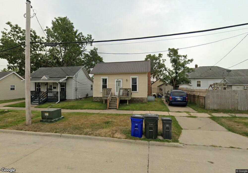 627 4th Ave SW, Cedar Rapids, IA 52404 - photo 1