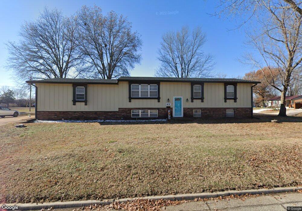 2508 Morgan Ave, Parsons, KS 67357 - photo 1