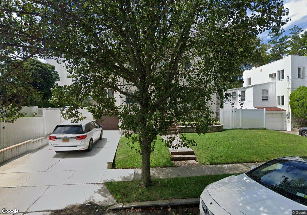 391 Arbuckle Ave, Cedarhurst, NY 11516 - photo 1