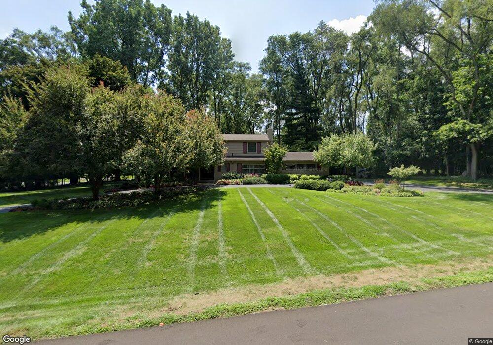 25933 Hersheyvale Dr, Franklin, MI 48025 - photo 1