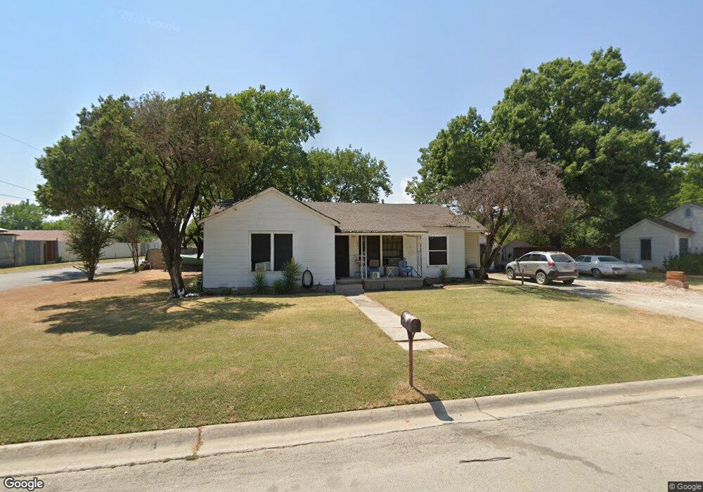 1801 N Culberson St, Gainesville, TX 76240 - photo 1