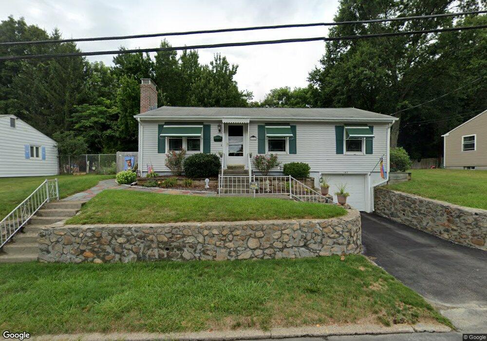 152 Macarthur Rd, Woonsocket, RI 02895 - photo 1