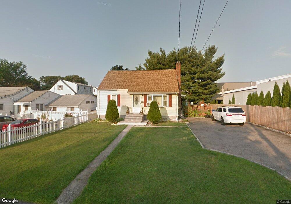 2 Vollmer Ave, Norwalk, CT 06851 - photo 1