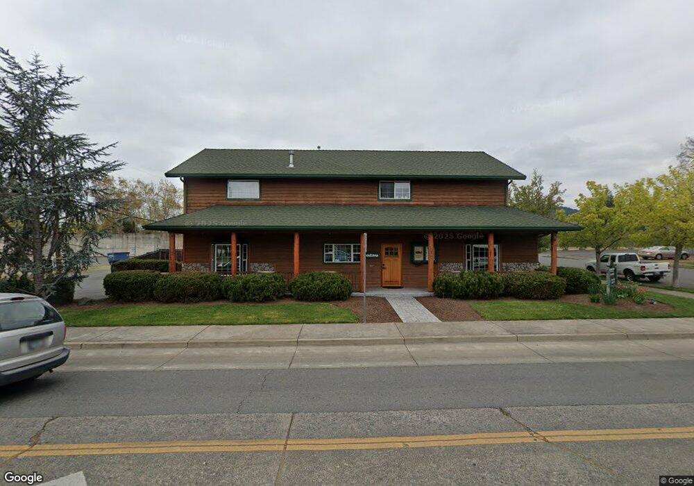 303 NW E St unit . B, Grants Pass, OR 97526 - photo 1