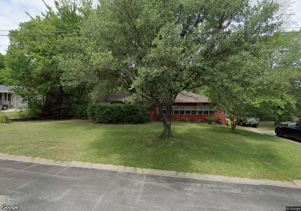 911 Hillcrest St, Denton, TX 76201 - photo 1